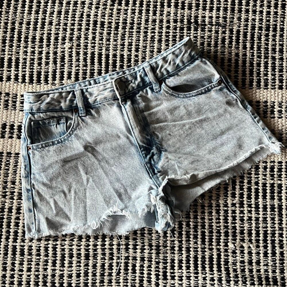 Pacsun Size 26 high rise festival light wash jean shorts